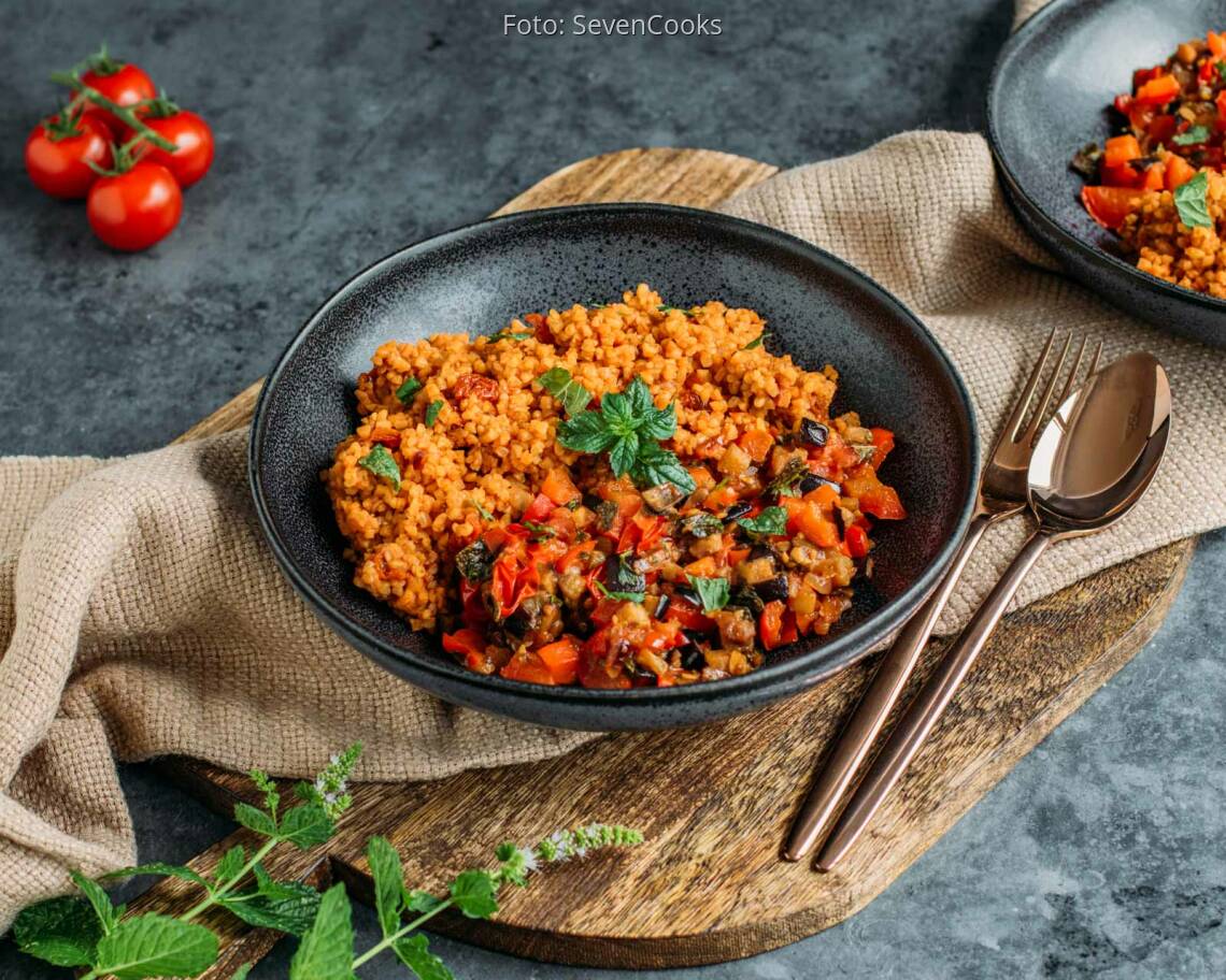 Veganes Rezept: Tomaten-Bulgur mit mediterranem Gemüse 1