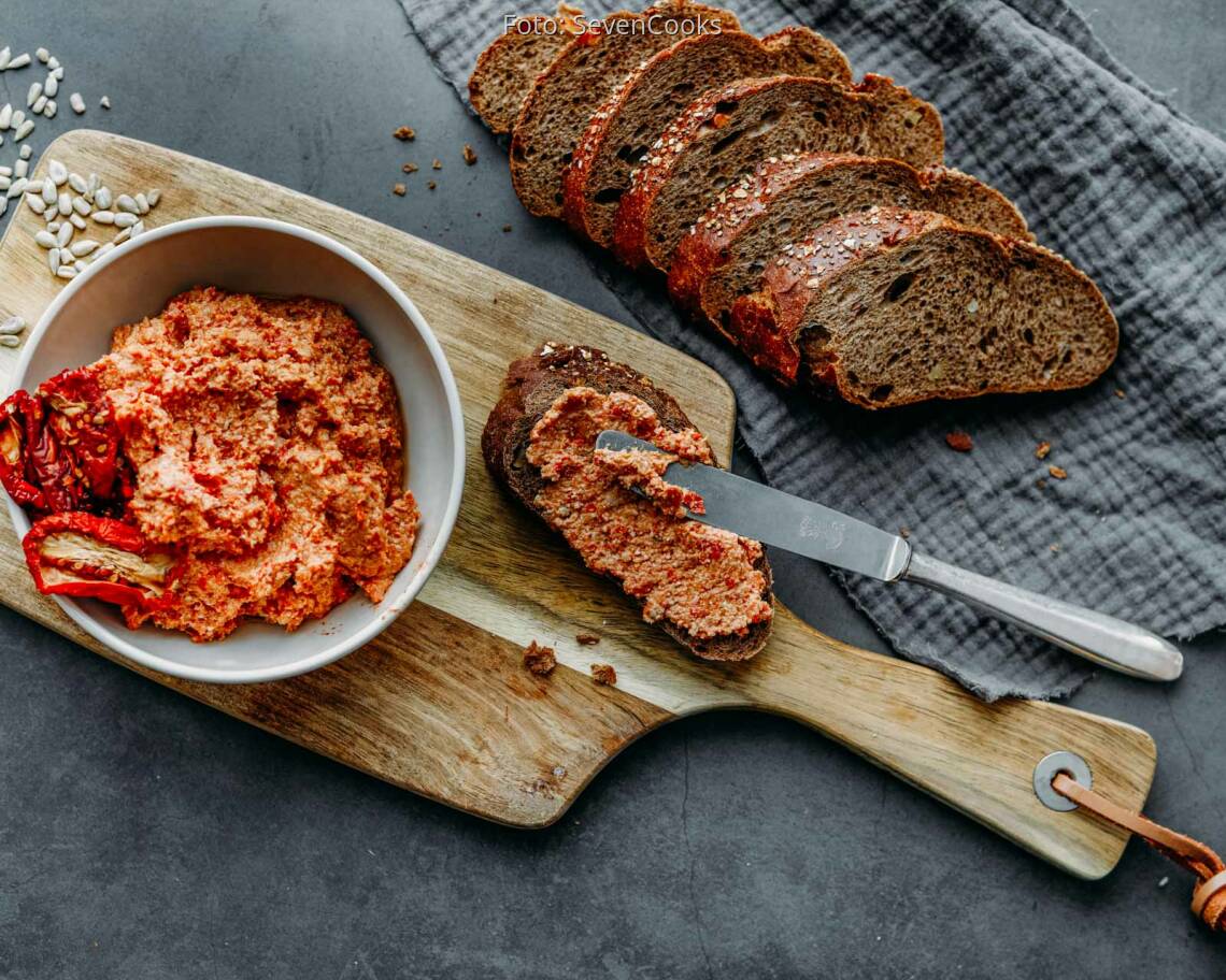 Veganes Rezept: Tomaten-Sonnenblumkern-Aufstrich 1