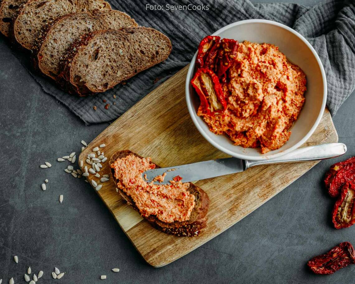 Veganes Rezept: Tomaten-Sonnenblumkern-Aufstrich 2