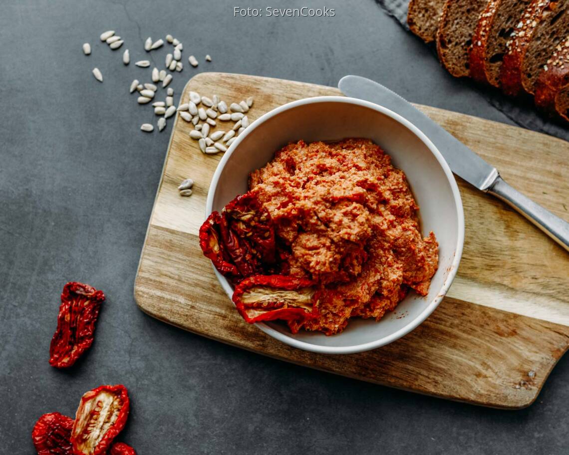 Veganes Rezept: Tomaten-Sonnenblumkern-Aufstrich 3