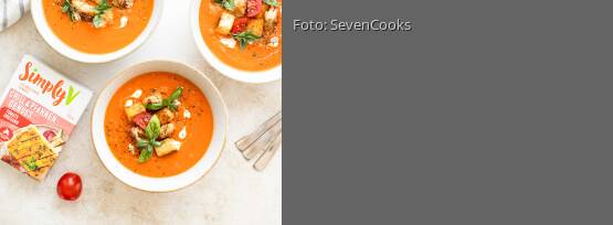 Rezeptbild für "Cremige vegane Tomatensuppe mit Pfannenkäse"