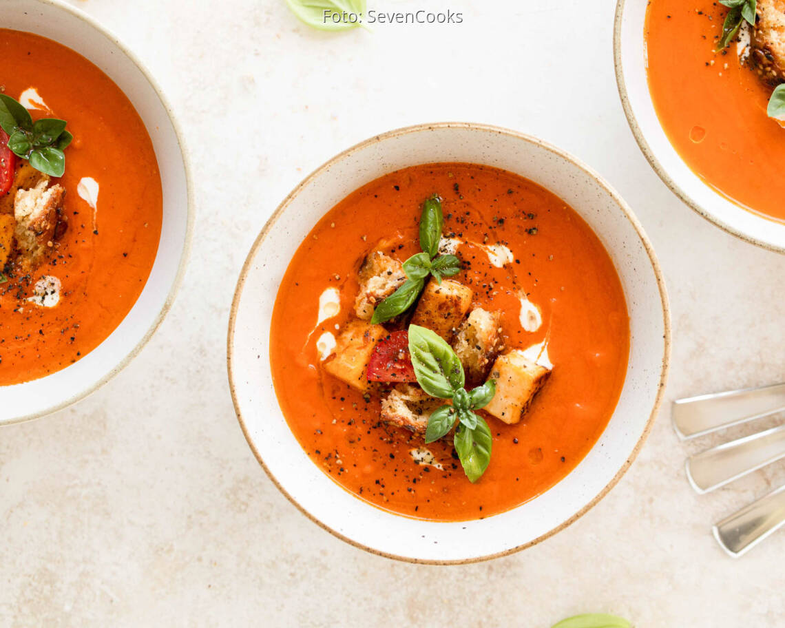 Veganes Rezept: Tomatensuppe mit veganem Pfannenkäse 2