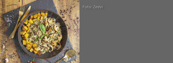 Rezeptbild für "Vegane Champignon-Fussilipfanne mit Kichererbsentofu"