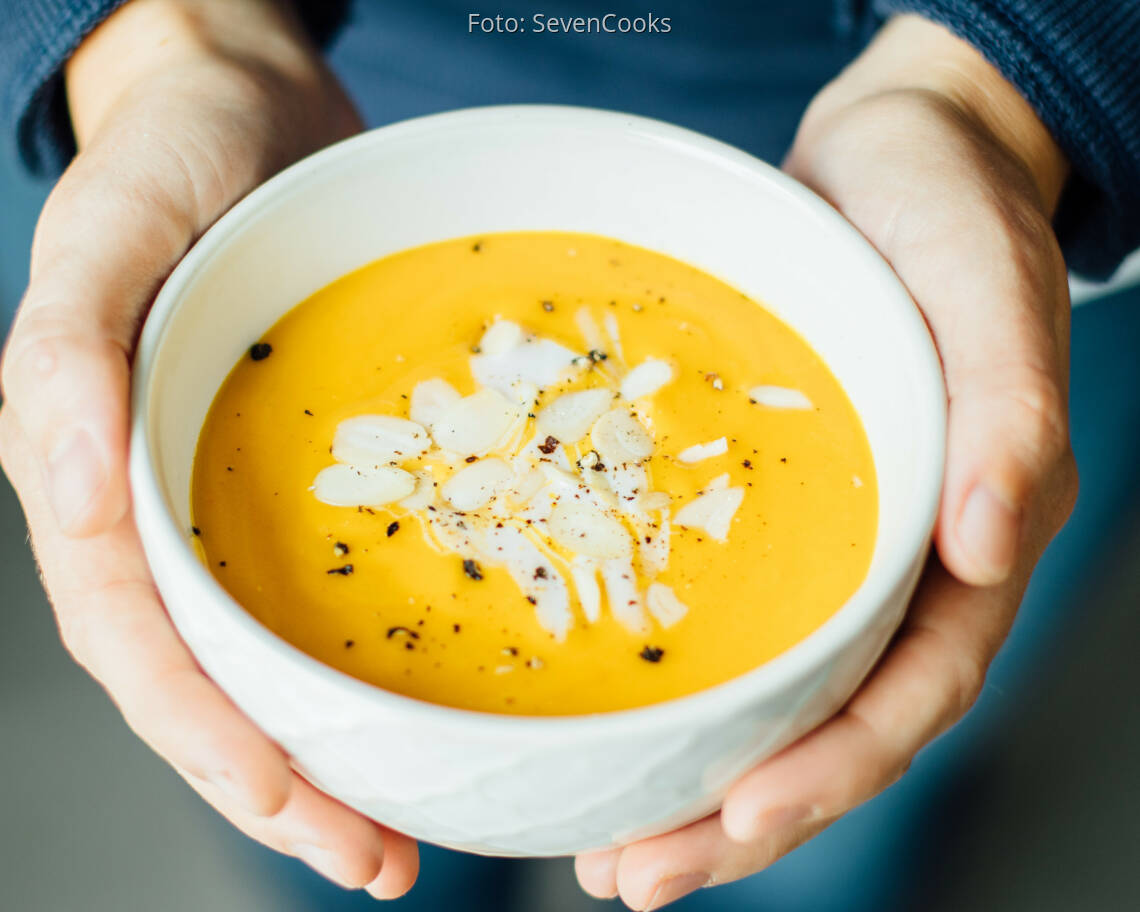 Veganes_Rezept:_Vegane_Kokos_Kürbissuppe_neu_1