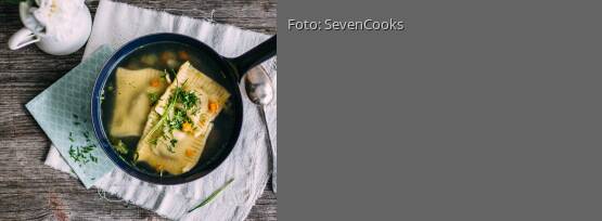 Rezeptbild für "Vegane Pilzmaultaschen in Gemüsebrühe"