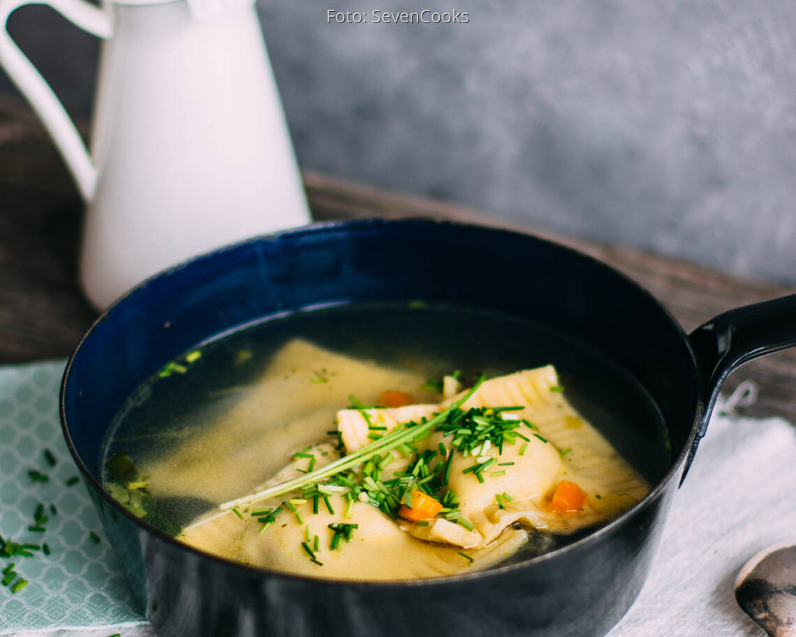 Veganes Rezept: Vegane Pilzmaultaschen in Gemüsebrühe