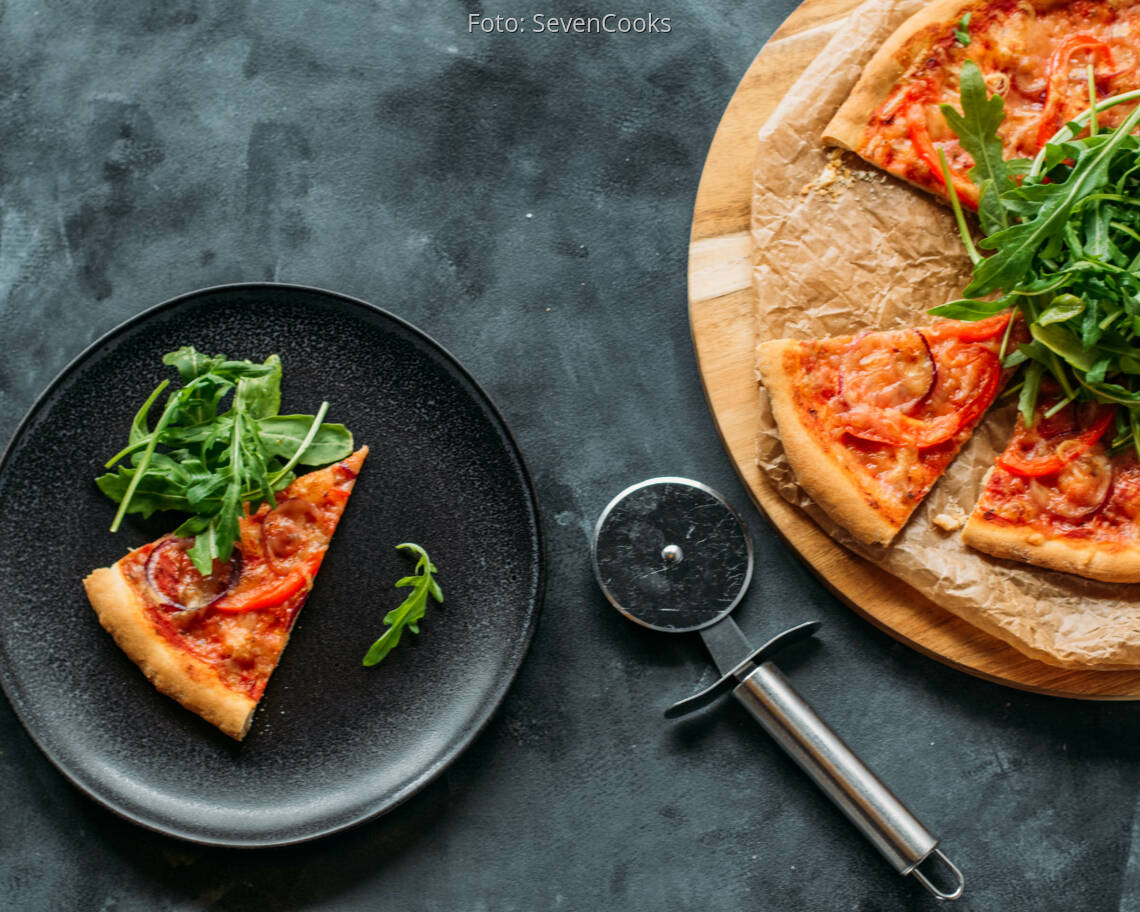 Veganes Rezept: Vegane Pizza mit Rucola und Paprika 3