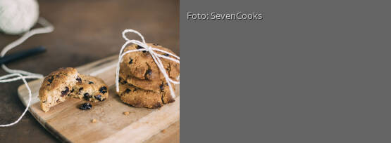 Rezeptbild für "Vegane Schokokekse mit Cranberries und Walnüssen"