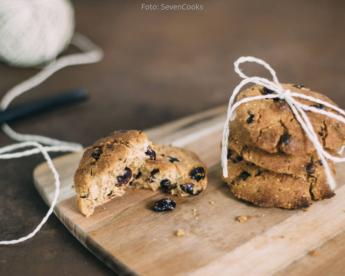 Veganes Rezept: Vegane Schokokekse mit Cranberries und Walnüssen