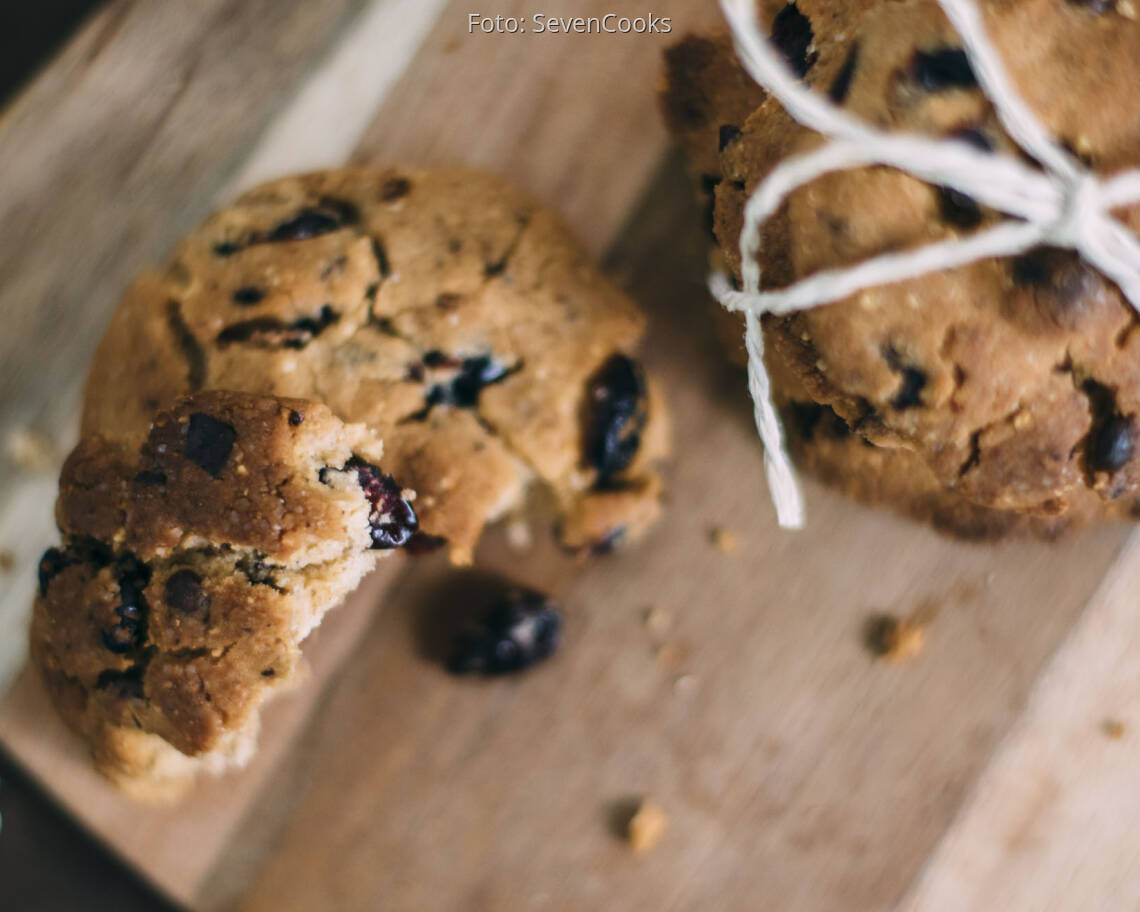 Veganes Rezept: Vegane Schokokekse mit Cranberries und Walnüssen