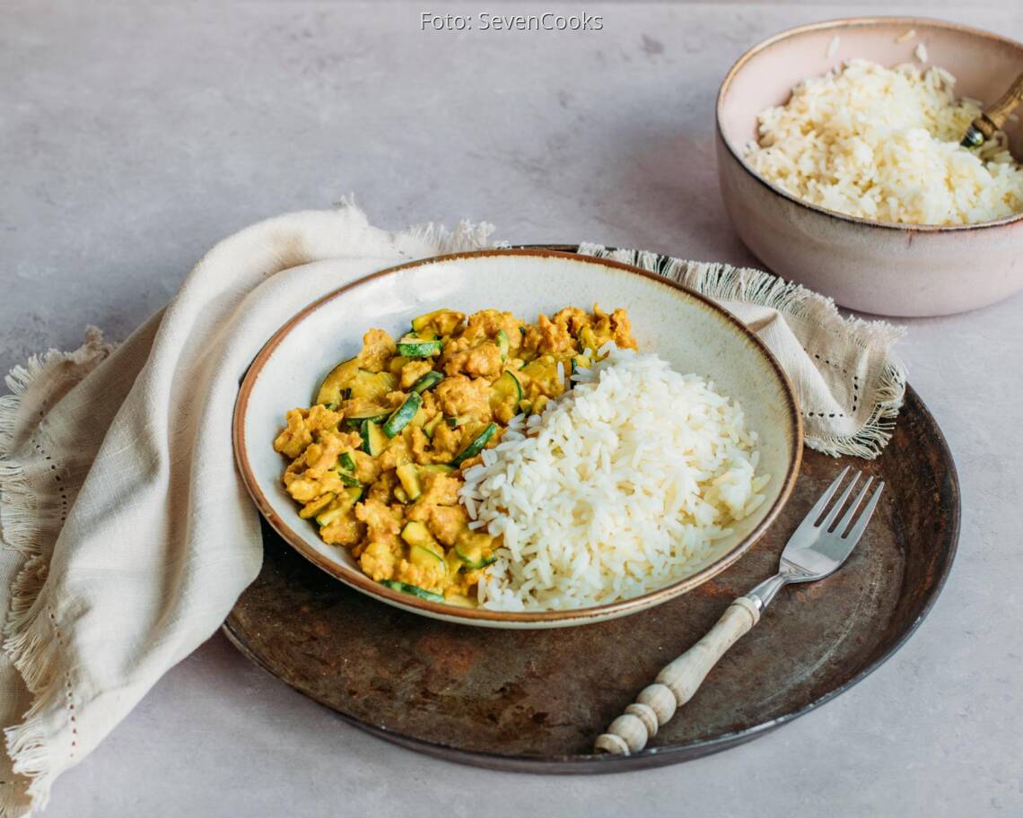 Veganes Rezept: Vegane Zucchini-Hack-Pfanne 1