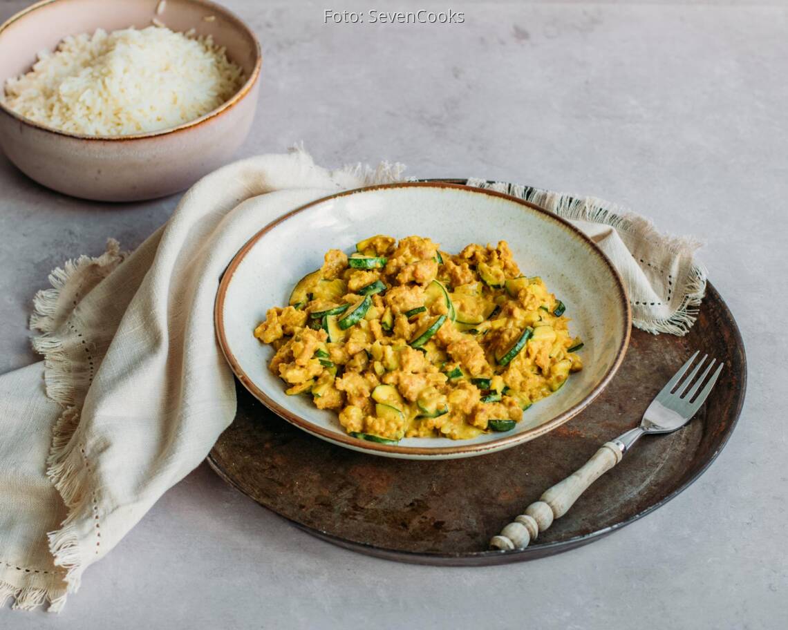 Veganes Rezept: Vegane Zucchini-Hack-Pfanne 3