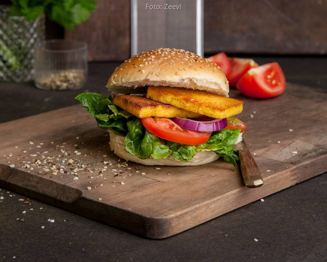 Veganes Rezept: Veganer Burger mit Kichererbsentofu