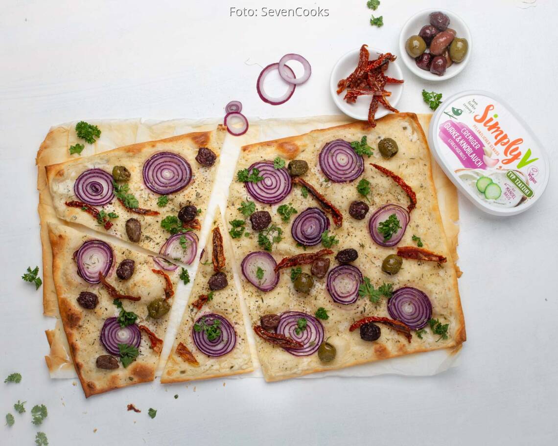 Veganes Rezept: Veganer Flammkuchen griechischer Art 1
