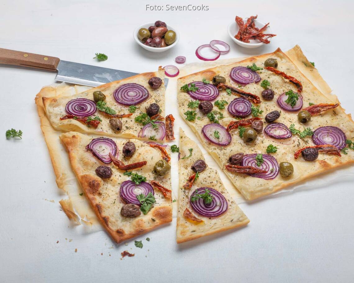 Veganes Rezept: Veganer Flammkuchen griechischer Art 2