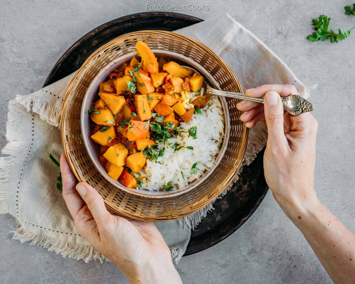 Veganes Rezept: Veganes Kürbis-Curry mit Reis 3