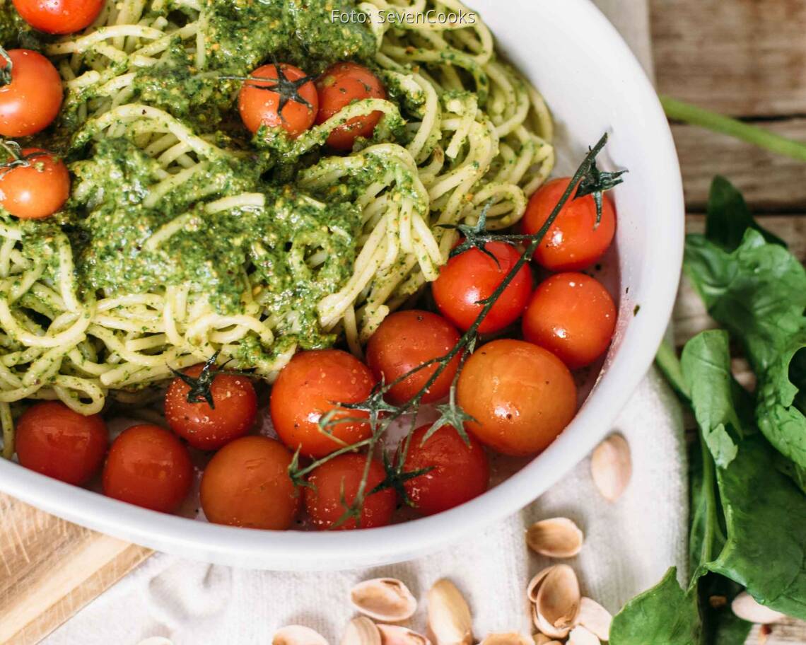 Veganes Rezept: Veganes Pesto mit Spinat und Pistazien