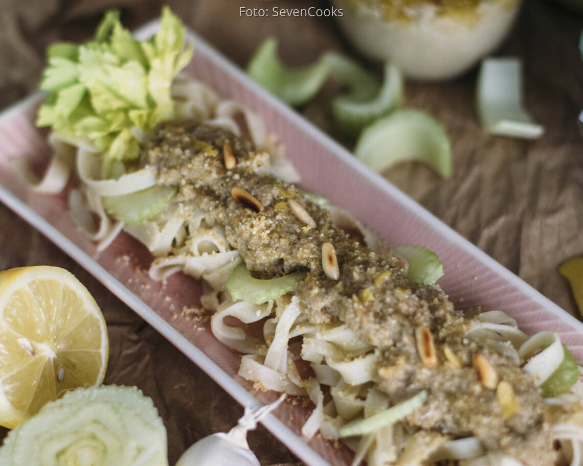 Veganes Rezept: Veganes Pesto mit Stangensellerie 2