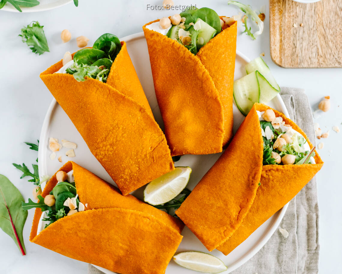 Veganes Rezept: Vollgemüse Karotten-Wraps mit Streichgenuss und Kichererbsen