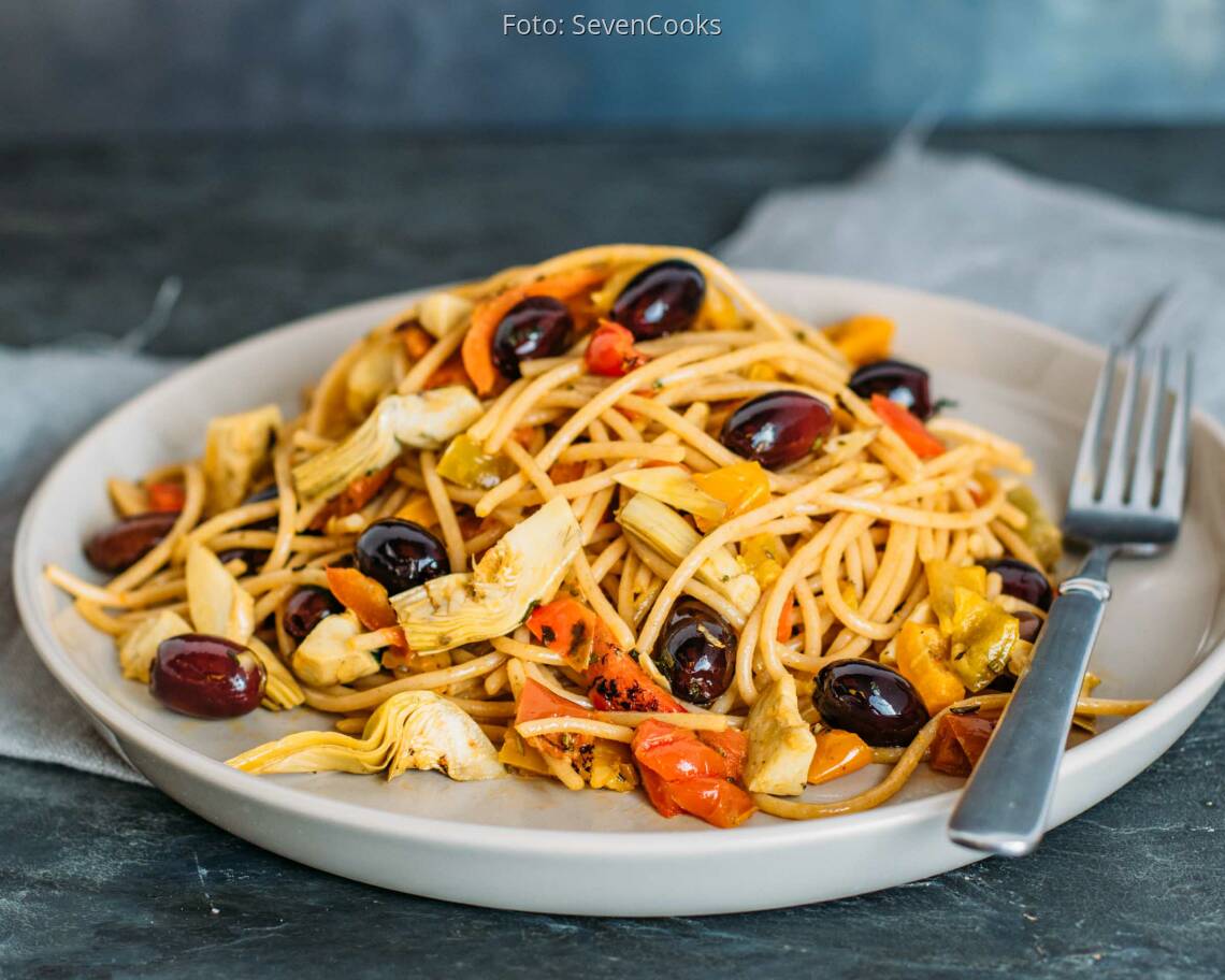 Veganes Rezept: Vollkornpasta mit Antipasti 1