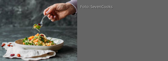 Rezeptbild für "Lauwarmer Graupensalat mit Walnussöl"