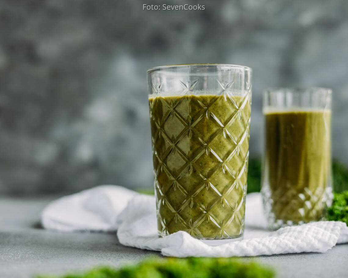 Veganes Rezept: warmer Haselnuss-Grünkohl-Smoothie 1