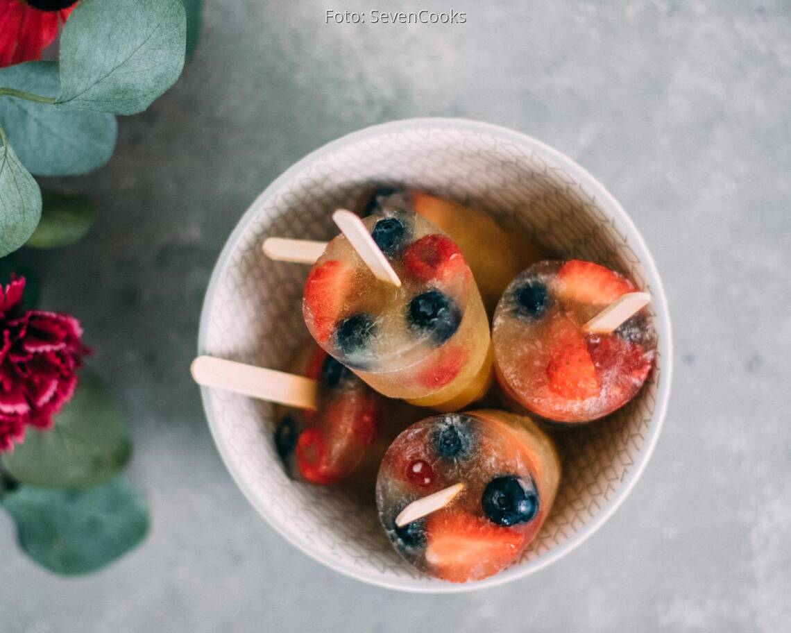 Veganes Rezept: Wassereis aus Jasmintee mit frischen Beeren_3