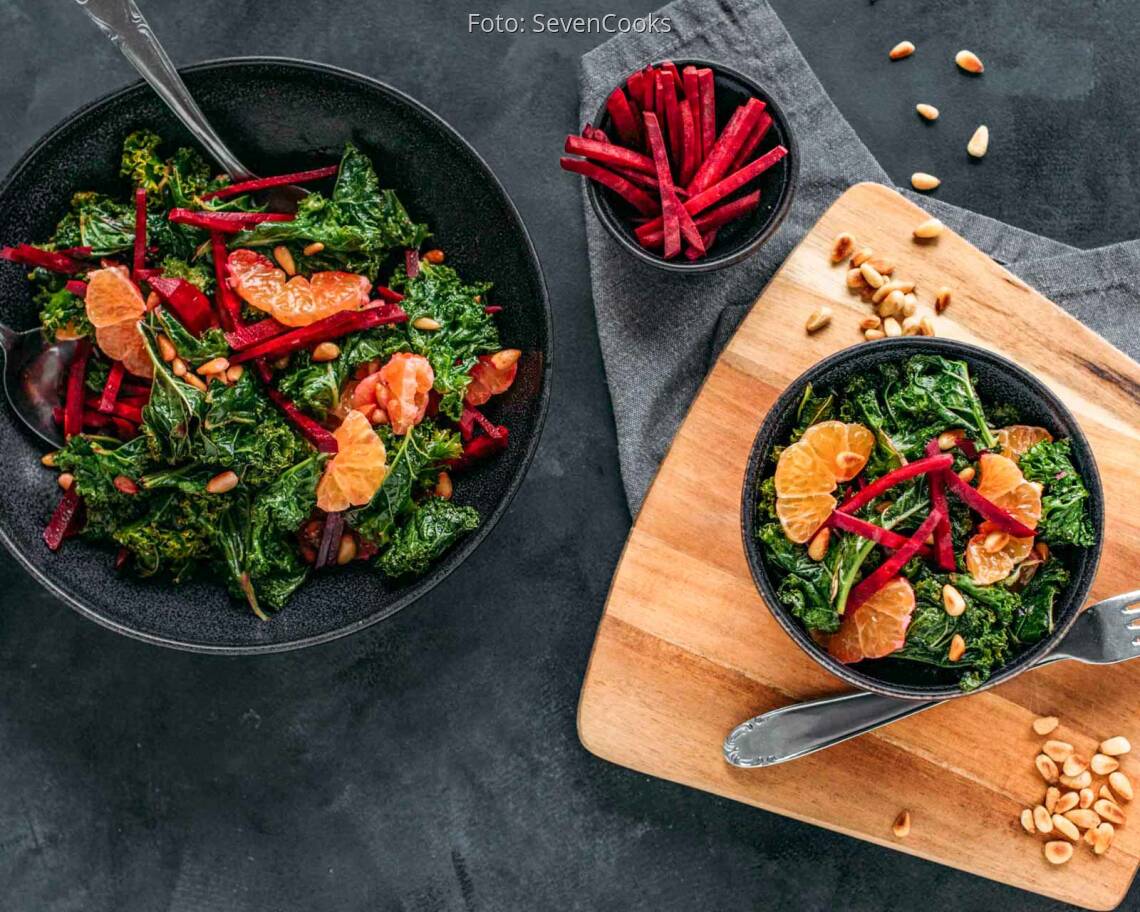 Veganes_Rezept:_Wintersalat_mit_Grünkohl,_Mandarine_und_Rote_Bete_neu 1
