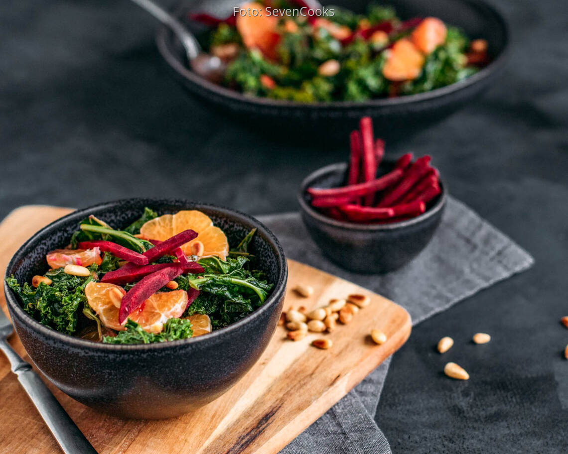 Veganes_Rezept:_Wintersalat_mit_Grünkohl,_Mandarine_und_Rote_Bete_neu 2