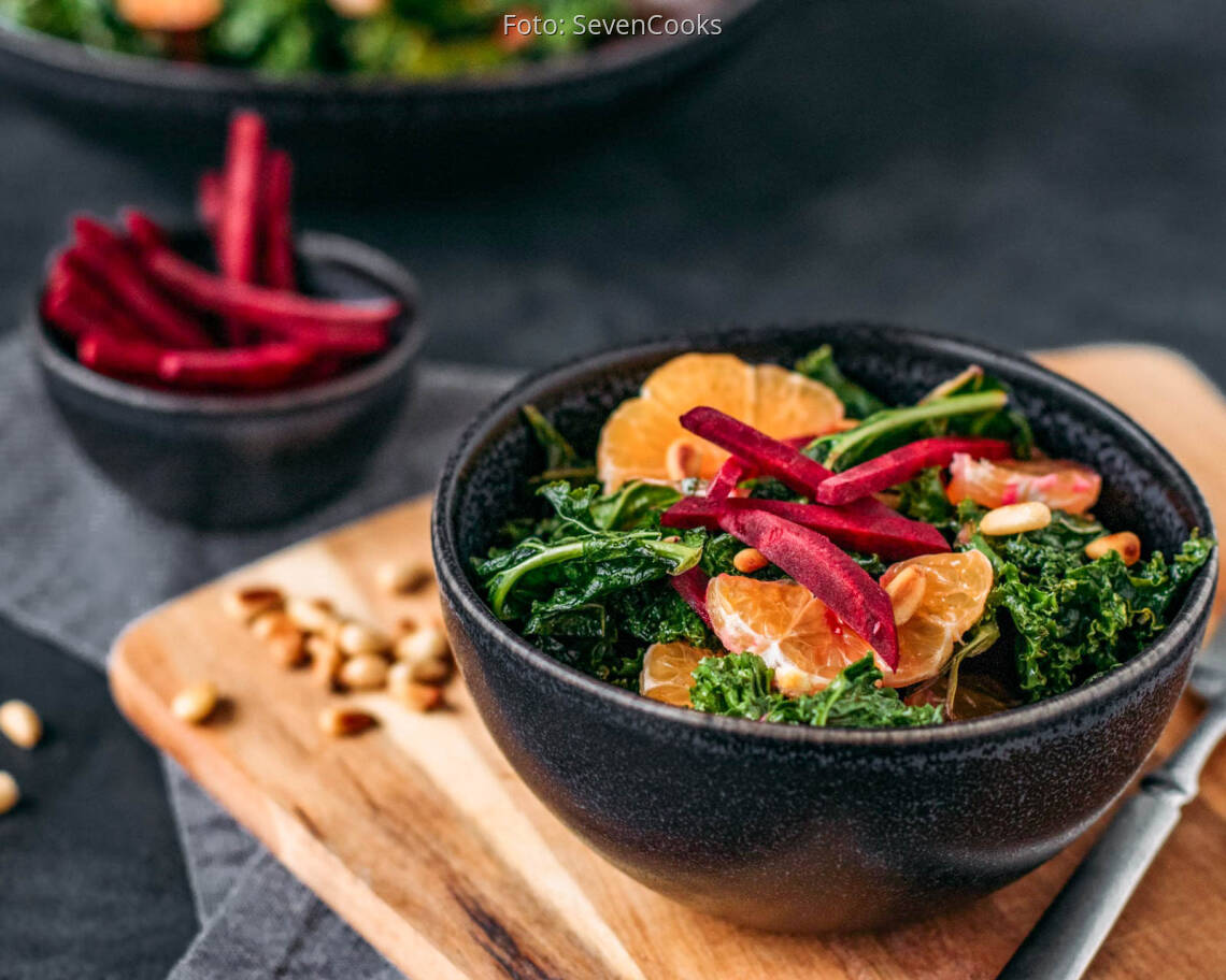 Veganes_Rezept:_Wintersalat_mit_Grünkohl,_Mandarine_und_Rote_Bete_neu 3