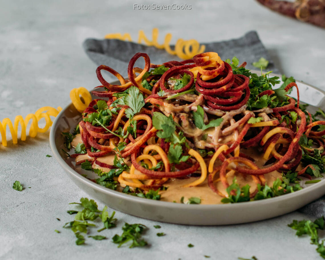 Veganes Rezept: Zoodles aus Urkarotten mit Mandelsahne 3