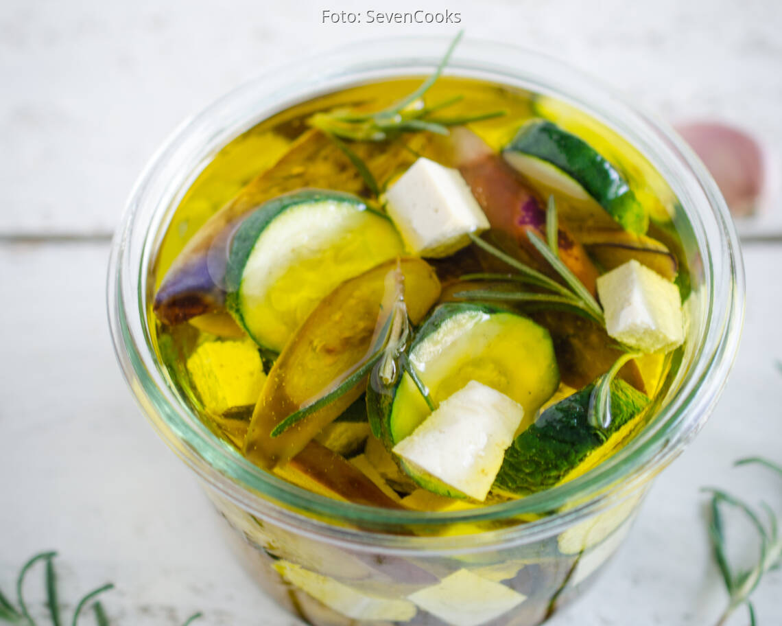 Veganes Rezept: Zucchini & Aubergine in Rosmarinöl mit Tofu_2