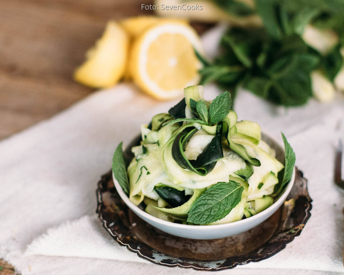 Veganes Rezept: Zucchini-Minz-Salat_2