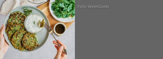 Rezeptbild für "Zucchinipuffer mit Zaziki"