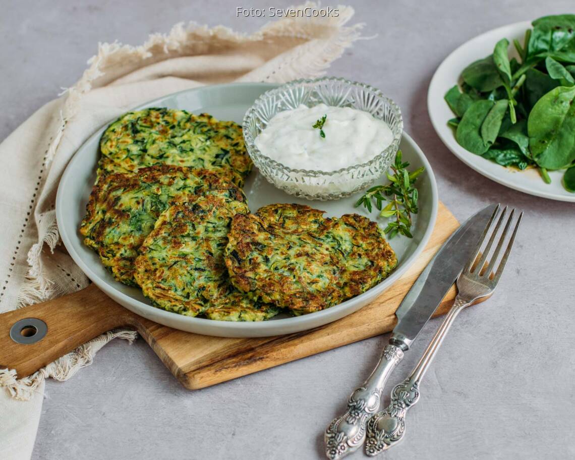 Veganes Rezept: Zucchinipuffer mit Zaziki 2