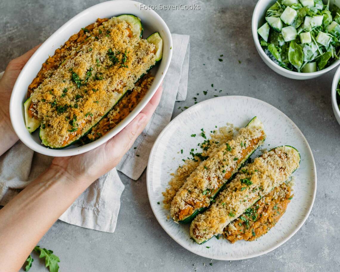 Veganes Rezept: Zucchinischiffchen mit Linsenfüllung 1