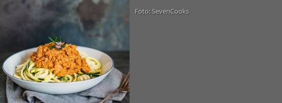 Rezeptbild für "Zucchini-Zoodles mit Walnussbolognese"