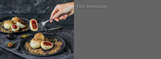 Rezeptbild für "Zwetschgenknödel mit Haselnussbrösel"