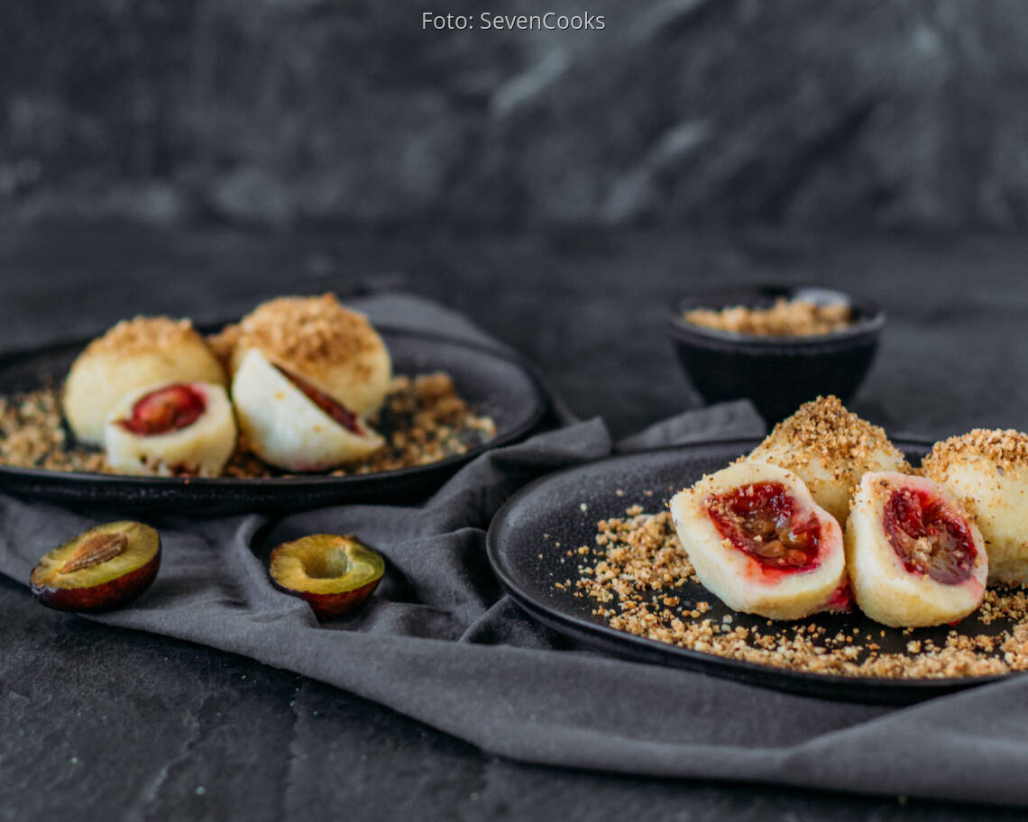 Veganes Rezept: Zwetschgenknödel mit Haselnussbrösel 3