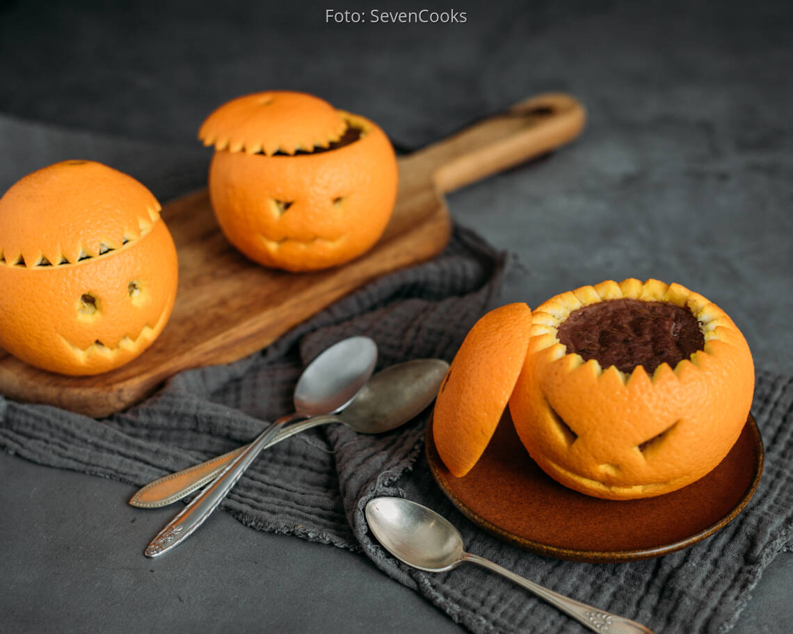 Vegetarische Rezept: Halloween Schokopudding-Orangen