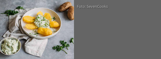 Rezeptbild für "Pellkartoffeln mit Avocado-Kräuter-Quark"