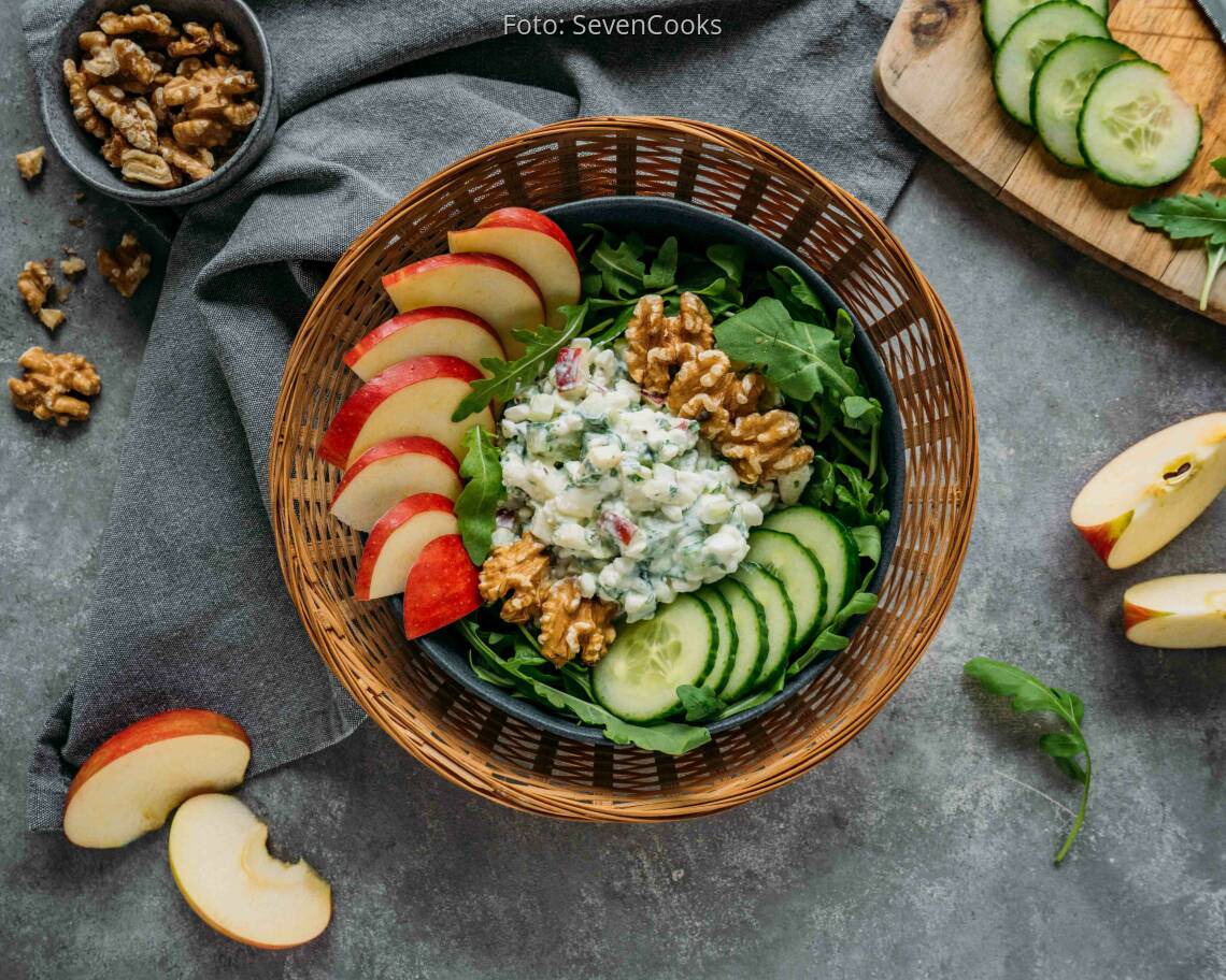 Vegetarisches Rezept: 5 Zutaten Bowl mit Hüttenkäse