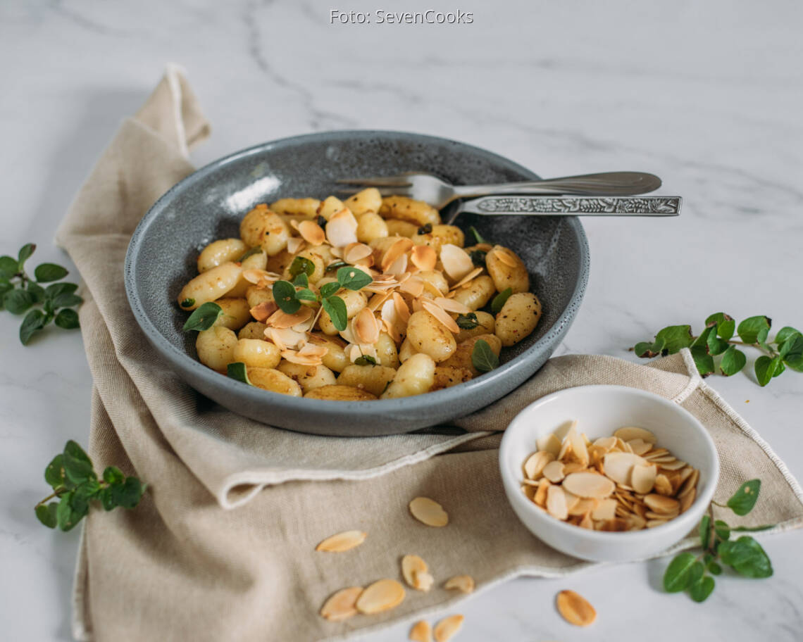 Vegetarisches Rezept: 5 Zutaten: Gnocchi mit brauner Butter und Oregano 2