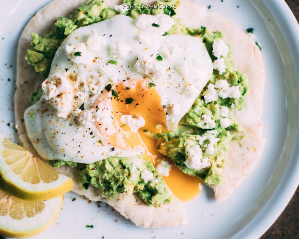 Vegetarisches Rezept: Avocado Ei Pizza