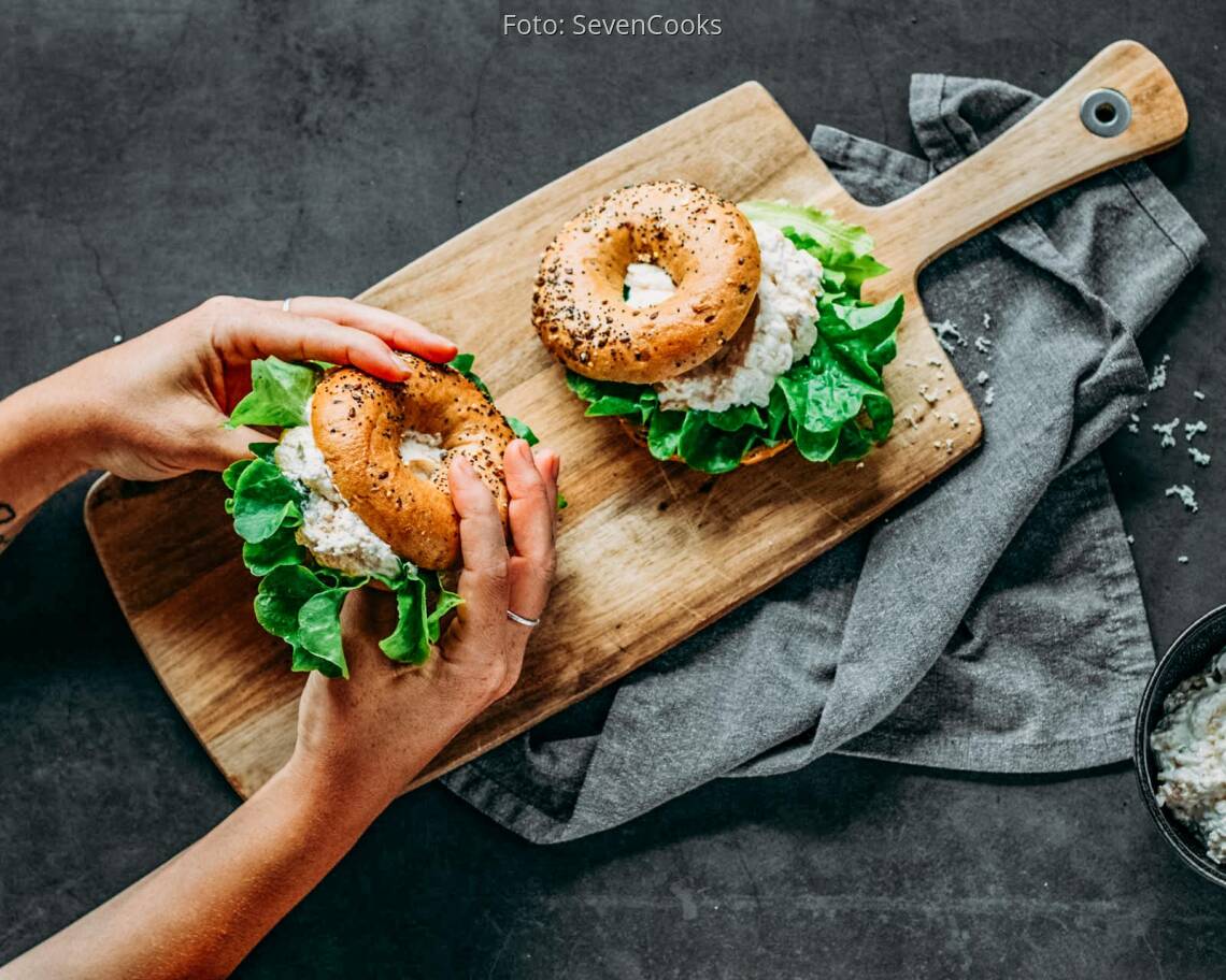 Vegetarisches_Rezept:_Bagel_mit_Apfel_Meerrettich_Aufstrich neu 2