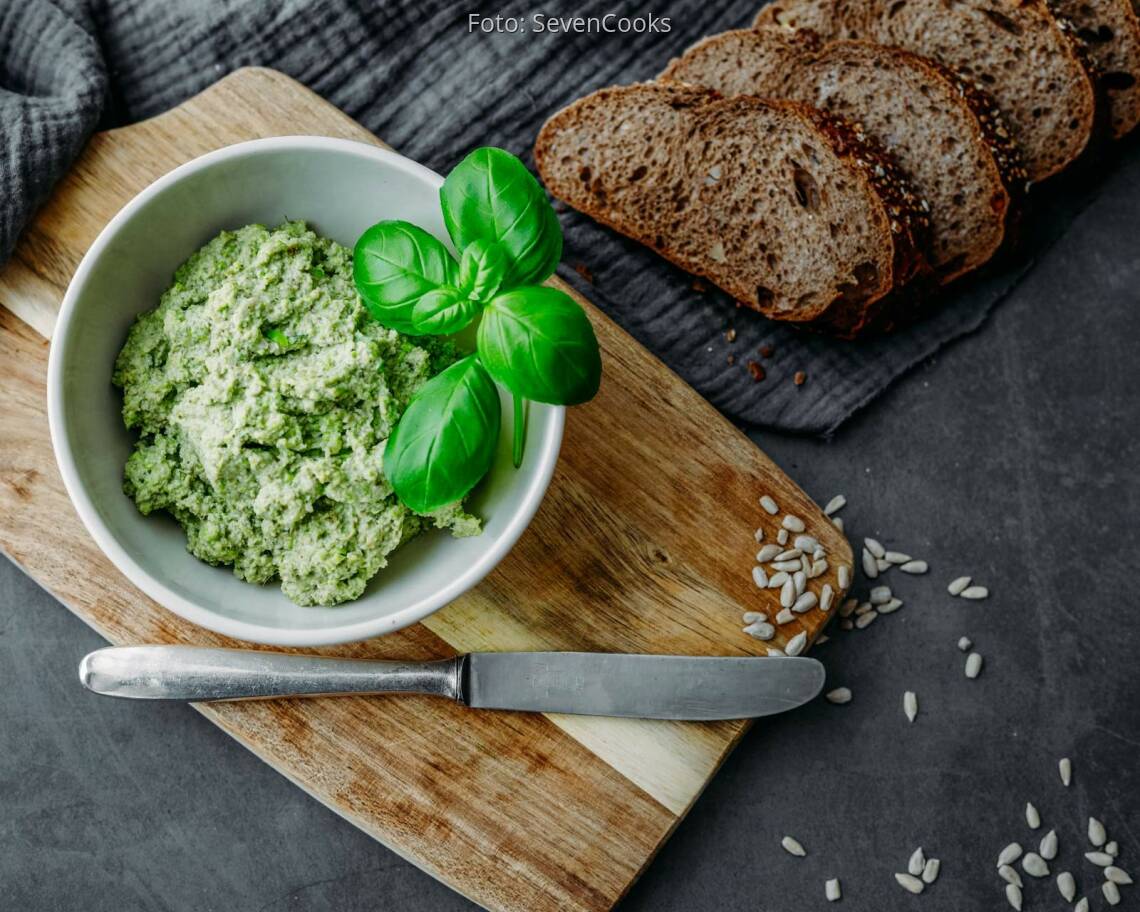 Vegetarisches Rezept: Basilikum-Sonnenblumenkern-Aufstrich 2