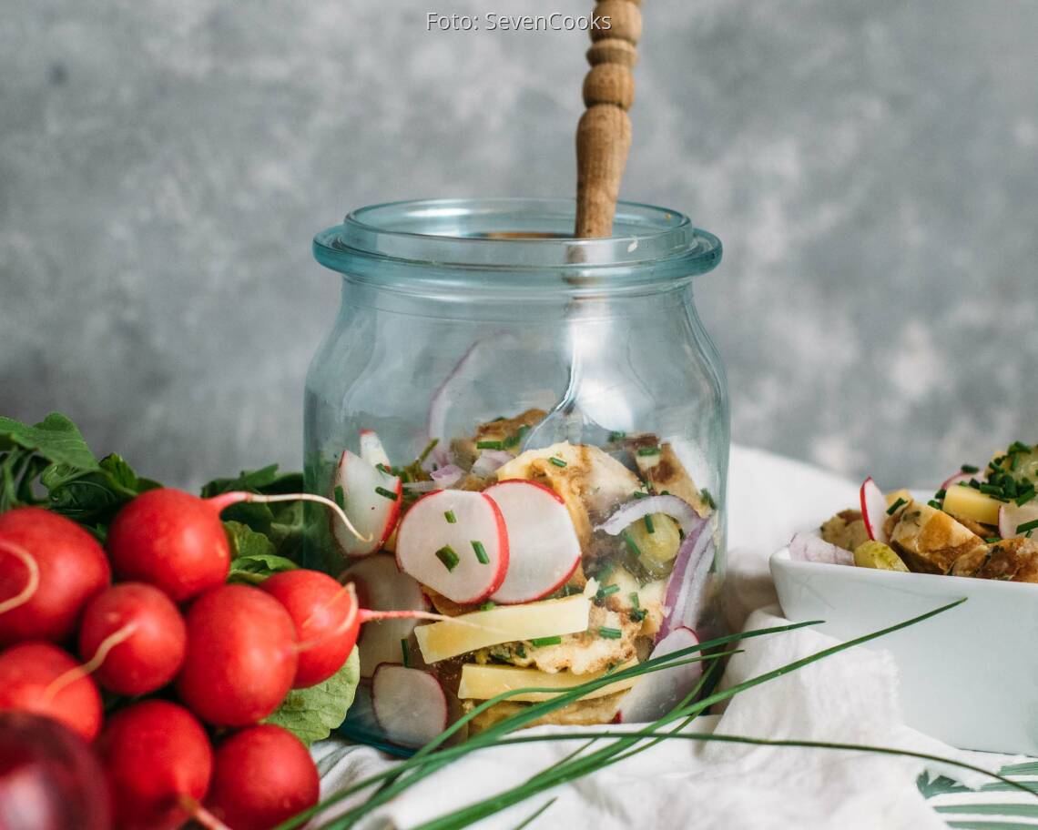 Vegetarisches Rezept: Bayrischer Knödelsalat 2