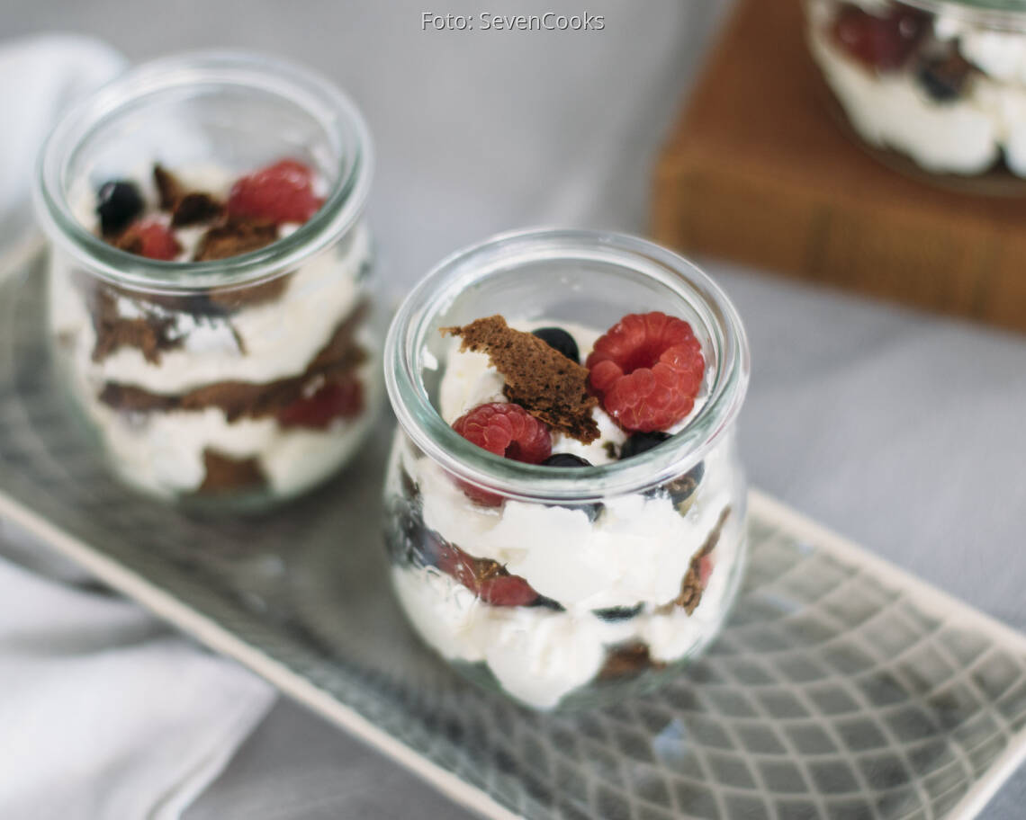Vegetarisches Rezept: Beeren-Schichtdessert