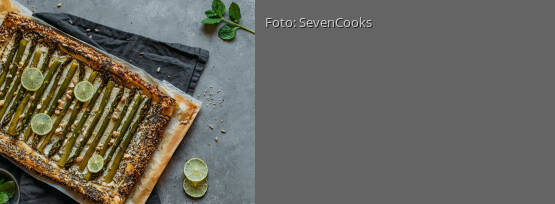 Rezeptbild für "Blätterteig-Flammkuchen mit grünem Spargel"