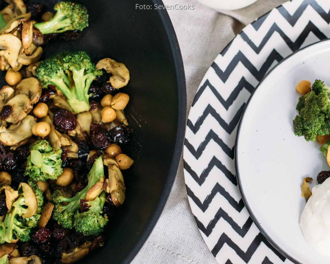 Vegetarisches Rezept: Brokkoli Pfanne mit Dip